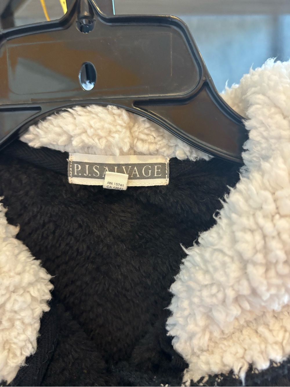 PJ Salvage Black Jacket with Cream Sherpa Hood - Picture 3 of 9